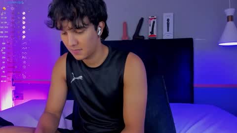 Snapshot of leo_savage_ chatting on 11.18.25 Leo online show from 11.18.25