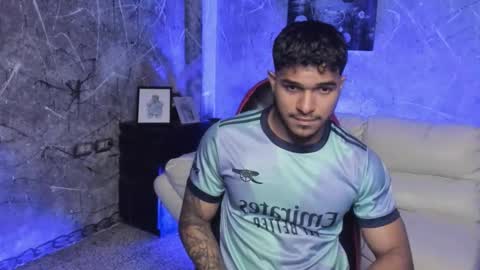 Snapshot of leo_taro chatting on 10.29.25 Leo independent model online show from 10.29.25