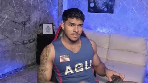 Snapshot of leo_taro chatting on 12.03.25 Leo independent model online show from 12.03.25