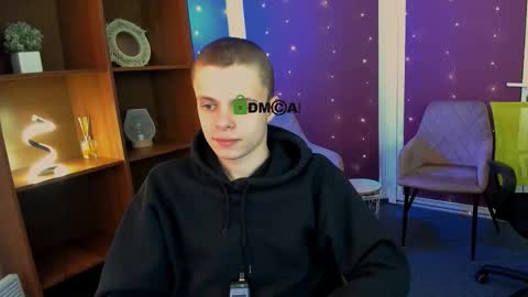 Snapshot of leo_valor chatting on 12.15.25 leo_valor online show from 12.15.25