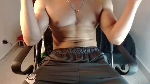 Snapshot of leobardostik chatting on 02.26.26 leo online show from 02.26.26