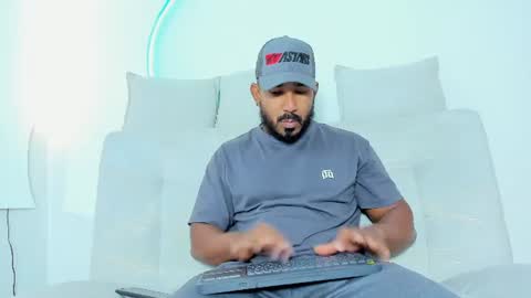 Snapshot of leocarter_ chatting on 06.18.26 leo online show from 06.18.26