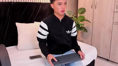 leohard_ online show from 01.17.26