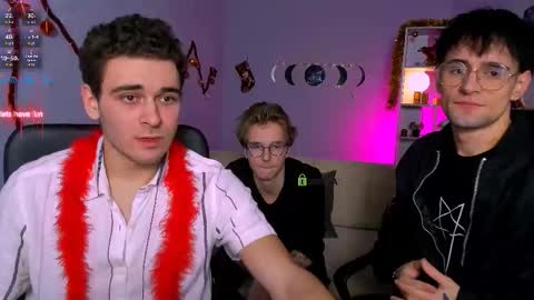 Snapshot of leon_lie chatting on 01.08.26 leo online show from 01.08.26