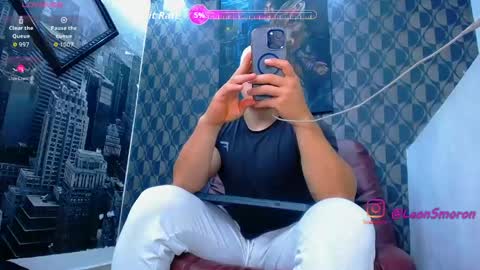 Snapshot of leon_ssmoron chatting on 06.05.26 Leon Smoron online show from 06.05.26