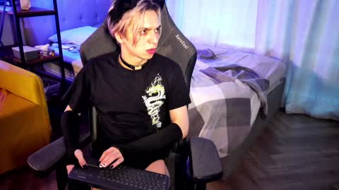 Snapshot of leon_yuugen chatting on 01.30.25 Leon online show from 01.30.25