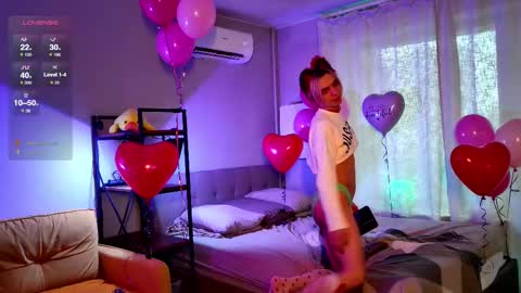 Snapshot of leon_yuugen chatting on 02.11.25 Leon online show from 02.11.25