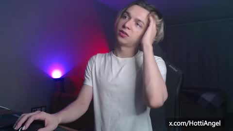 Snapshot of leon_yuugen chatting on 09.19.25 Leon online show from 09.19.25