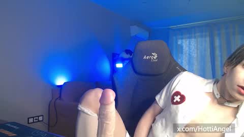 Snapshot of leon_yuugen chatting on 12.02.25 Leon online show from 12.02.25