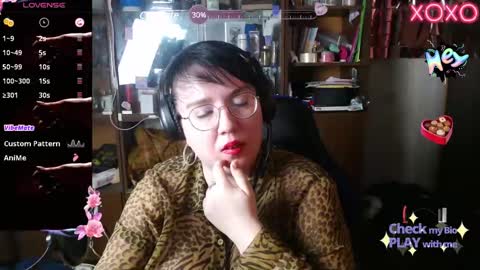 Leona Harrison online show from 02.11.25