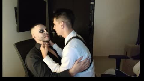 Snapshot of leonandresough chatting on 10.31.25 leonandresough online show from 10.31.25