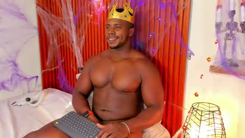 Snapshot of leonardo_jones1 chatting on 10.30.25 Leandro jones online show from 10.30.25