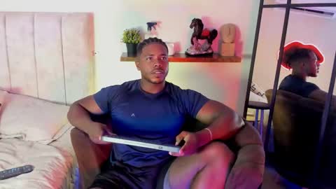 Snapshot of leonardo_jones1 chatting on 02.06.26 Leandro jones online show from 02.06.26