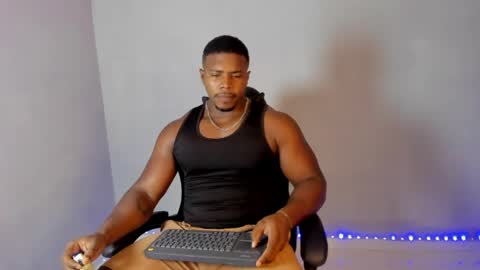 Snapshot of leonardo_jones1 chatting on 05.31.26 Leandro jones online show from 05.31.26