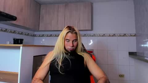 Snapshot of leonboom chatting on 03.09.25 Tom Rider online show from 03.09.25