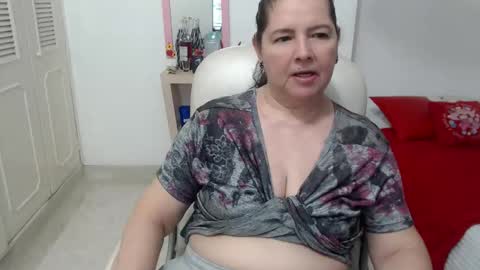 leonela   online show from 06.08.26