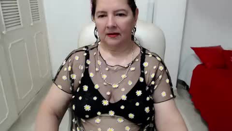 leonela   online show from 06.11.26