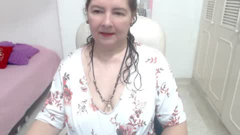 leonela   online show from 06.30.26