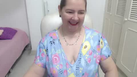 leonela   online show from 07.02.26