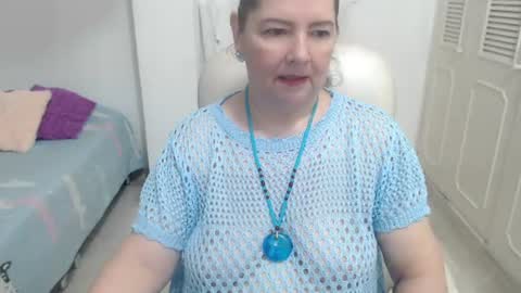 leonela   online show from 07.10.26