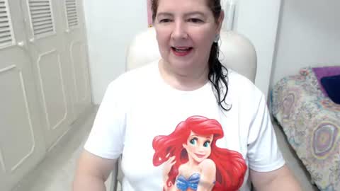 leonela   online show from 08.04.26
