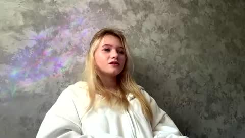 Mia online show from 07.06.26