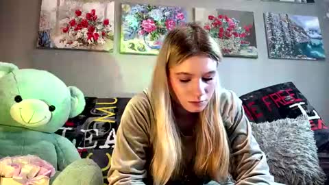Mia online show from 07.07.26