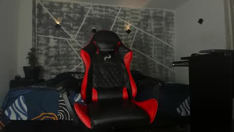 Snapshot of leonidas_k18 chatting on 02.06.26 ANDRES online show from 02.06.26