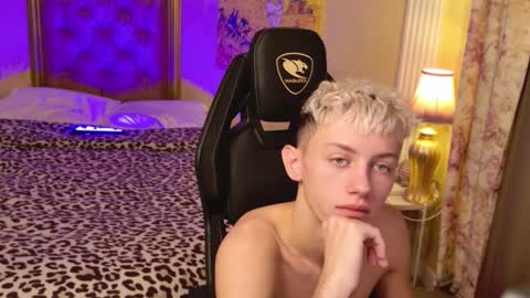 leonlure online show from 10.23.25