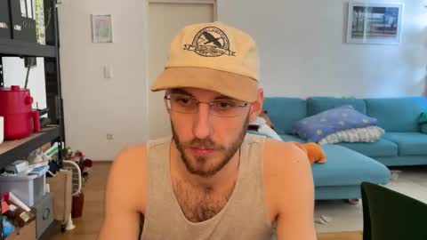 Leon online show from 03.04.26