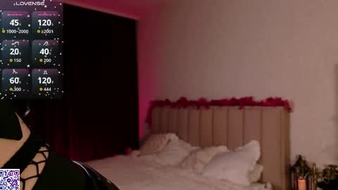 Nicole Moore online show from 10.31.25