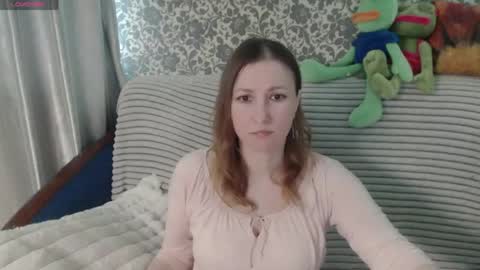 Snapshot of lesanamagic chatting on 05.27.26 LesanaMagic online show from 05.27.26