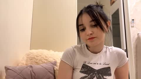 Snapshot of lesleygroth chatting on 01.06.26 Katherine online show from 01.06.26