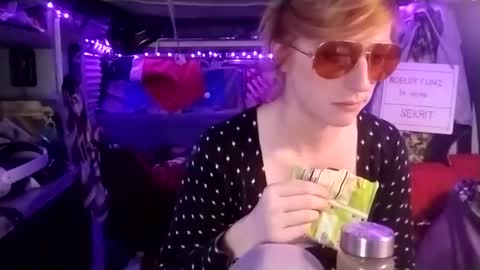 LesleyGumGrass- The Boring Trans girl online show from 02.17.25