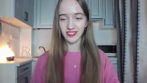  LESLIE   online show from 10.04.25