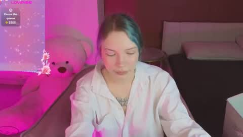 Snapshot of leslieball chatting on 07.26.26 Lesya online show from 07.26.26