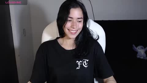 leslie  online show from 02.21.25