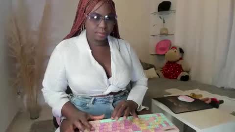 Snapshot of lesliee_brownn chatting on 06.04.26 lesliee_brownn online show from 06.04.26