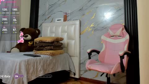 I am here from Monday to Friday from 730 am to 130 pm Colombia time and saturday from 500 am to 1000 am .... Soon Blue page online show from 02.05.25