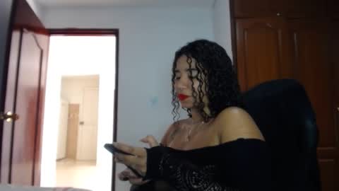 Snapshot of leslycarsson chatting on 02.06.25 lesly online show from 02.06.25
