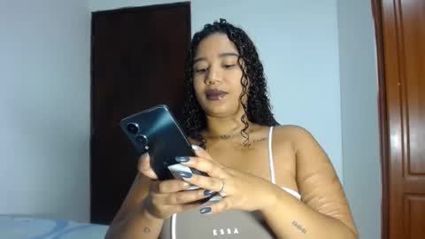 Snapshot of leslycarsson chatting on 02.19.25 lesly online show from 02.19.25