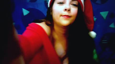 Snapshot of leslymoon90 chatting on 12.25.24 Lesly moon online show from 12.25.24