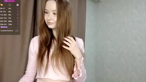 Snapshot of leslyshie chatting on 04.30.26 Alice online show from 04.30.26