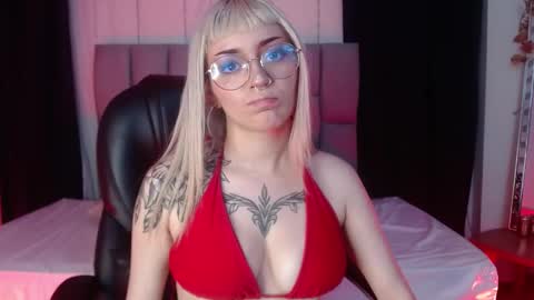 Less  online show from 03.01.25