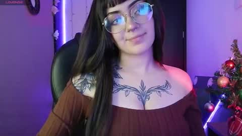 Less  online show from 11.10.25