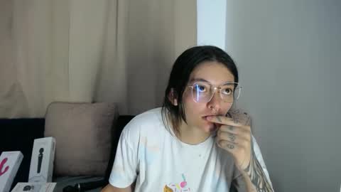 lessliee online show from 04.16.26