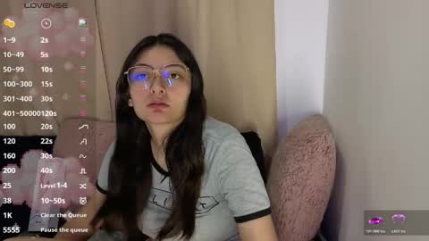 Snapshot of lessliee chatting on 05.02.26 lessliee online show from 05.02.26
