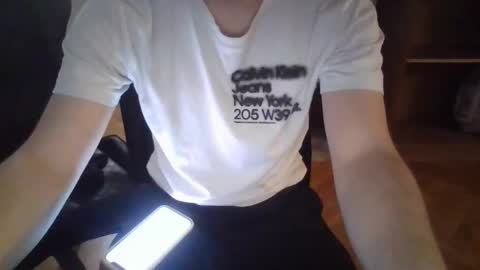 Snapshot of lestaro chatting on 12.22.25 neoglo online show from 12.22.25