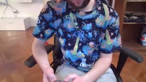 Snapshot of lestaro chatting on 02.01.26 neoglo online show from 02.01.26