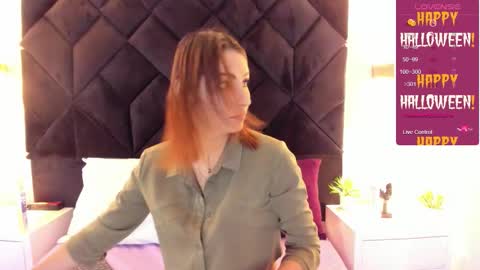 Snapshot of letiziia_sky chatting on 10.29.25 letiziia online show from 10.29.25